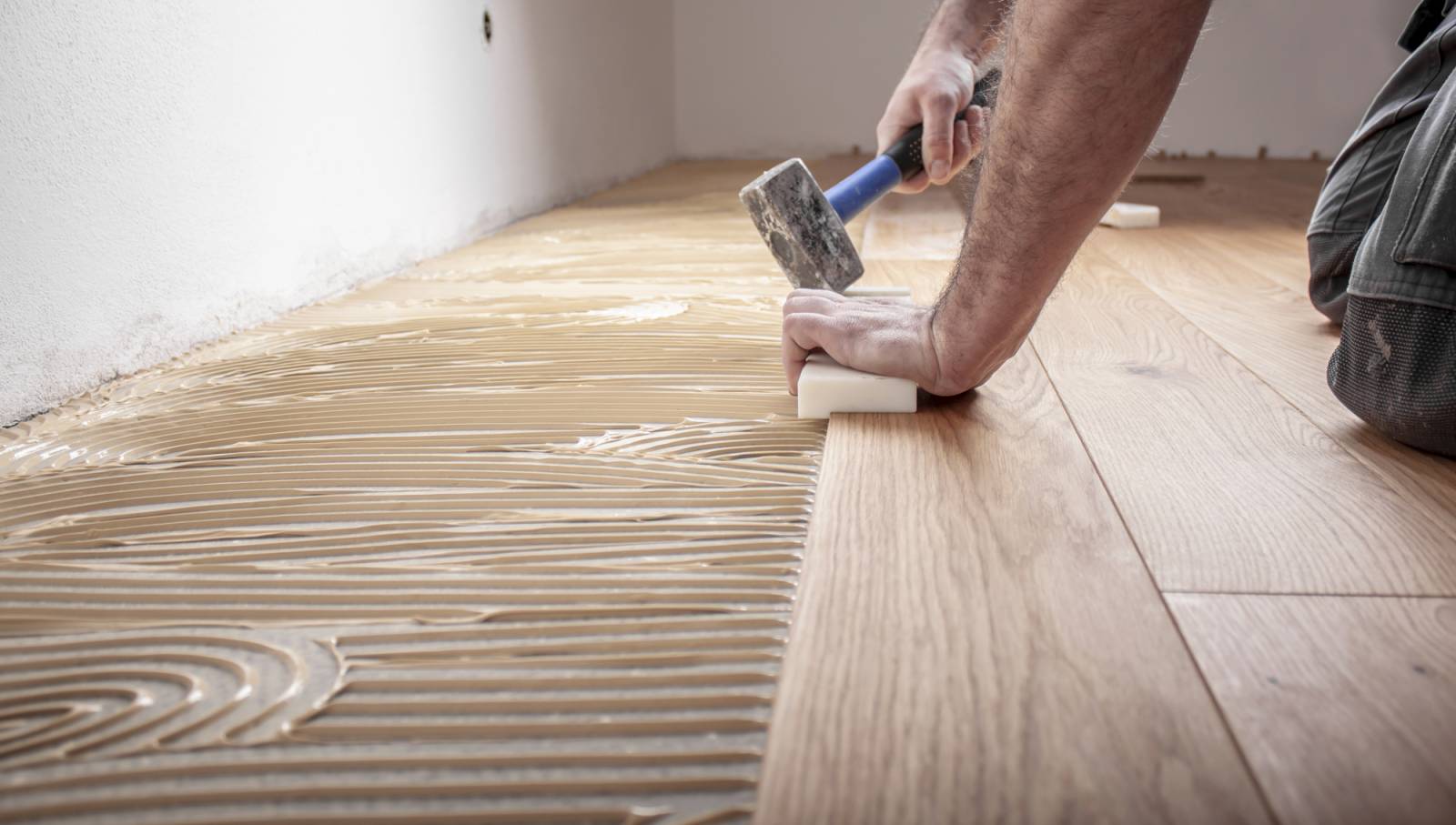 Comment optimiser l'espace de son couloir avec du parquet dans le landes  ?